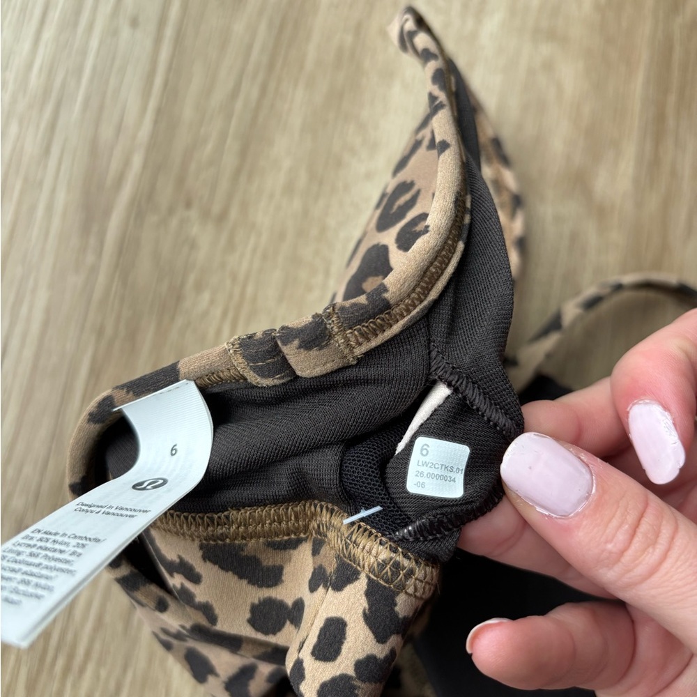 NWT Lululemon Leopard Print Flow Y Bra size 6 - Picture 5 of 5